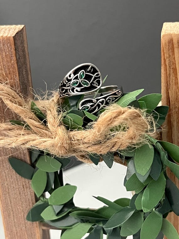Sterling Silver Spoon Leaf Ring: Green Cubic Zirc… - image 9