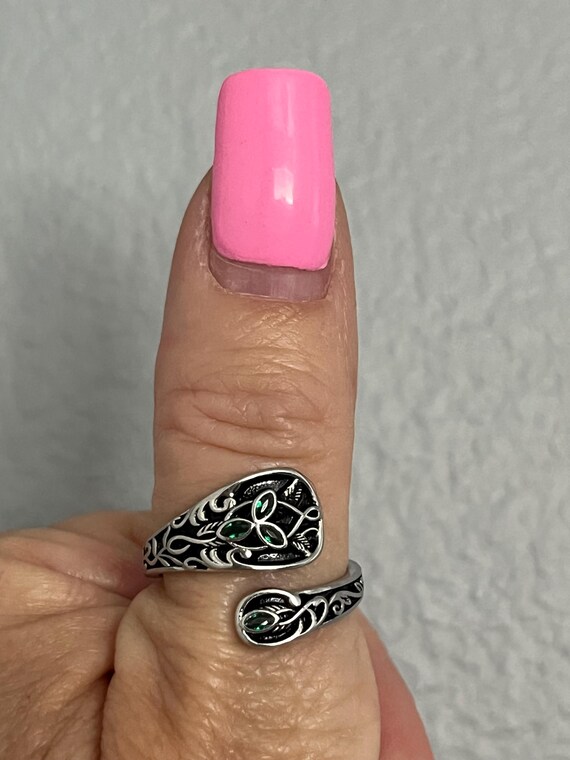 Sterling Silver Spoon Leaf Ring: Green Cubic Zirc… - image 3