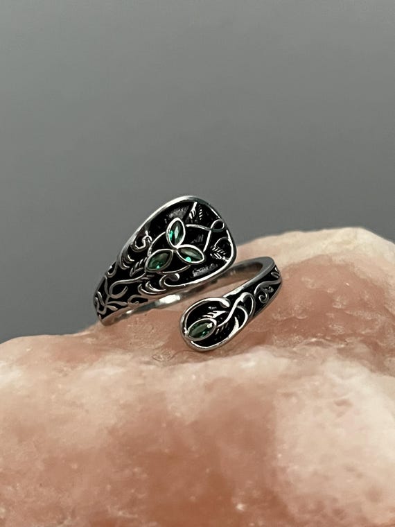 Sterling Silver Spoon Leaf Ring: Green Cubic Zirc… - image 10