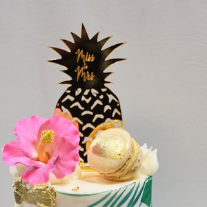Personalized Pineapple Cake Topper: Engraved Luau Party Decor