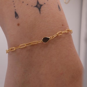 Pear-Shaped Black Spinel Bracelet – Elegant 14K Gold Jewelry, Minimalist October Birthstone Gift, Dainty Gemstone Bracelet for Her