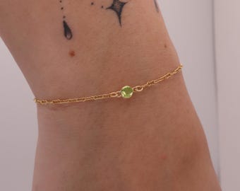 Peridot-geboortesteenarmband: 14k gouden minimalistische ketting, augustuscadeau