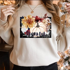 Floral Thankful Crewneck Sweatshirt - Fall Thanksgiving Outfit
