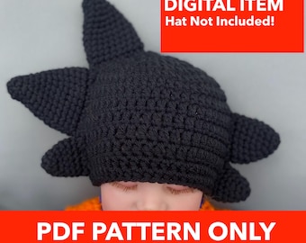 Może przedstawiać: Czarny szydełkowy kapelusz z kolczastymi wypustkami, przypominający fryzurę postaci. Obraz zawiera tekst "DIGITAL ITEM Hat Not Included!" i "PDF PATTERN ONLY".