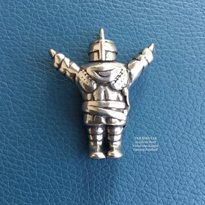Victorious Knight Gaming Figure Stainless Steel Dark Souls Solaire Gaming Pendant