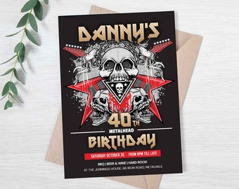 Puede incluir: Una invitación de cumpleaños negra y roja con un diseño de calavera y huesos cruzados. El texto dice "Danny's 40th Metalhead Birthday" e incluye la fecha, la hora y la ubicación de la fiesta.