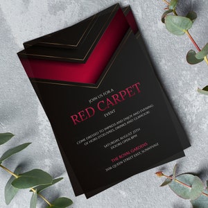 Könnte beinhalten: Schwarze und rote Einladung mit goldenen Akzenten. Die Einladung lautet "Join us for a Red Carpet Event". Die Veranstaltung findet am Samstag, den 25. August um 20:00 Uhr in den Royal Gardens, 3456 Queen Street East, Sunnyvale, statt.