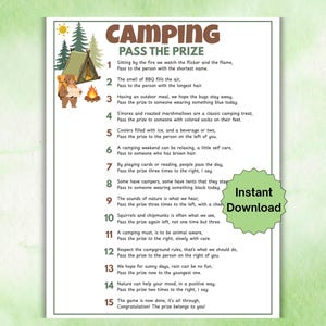 Peut inclure: Une feuille de jeu Camping Pass the Prize illustrée avec un ours brun, une tente et un feu de camp. Le texte comprend le titre et quinze instructions numérotées pour une activité de groupe, avec une étiquette verte Instant Download.