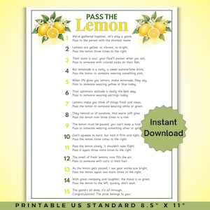 Puede incluir: Una hoja de juego imprimible titulada Pass The Lemon con ilustraciones de limones amarillos y hojas verdes en la parte superior. El texto enumera quince instrucciones numeradas para un juego. Una insignia verde en forma de estrella dice Instant Download.