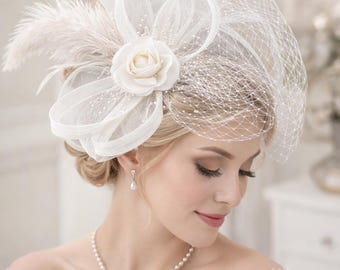 Vintage 1940s-50s Fascinator Veil Hat White, Ivory Lace Hat  display picture 2