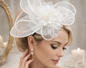 Tocado grande para mujer, tocado Derby blanco y negro, sombrero para bodas y fiestas de té, elegante tocado de malla con diadema con clip.