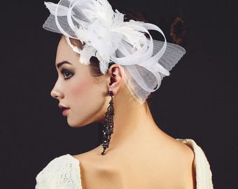 Damen Fascinator Stirnband, Kentucky Derby Hut, Feder Mesh Teeparty Kopfschmuck, Hochzeitskirche Hut, Weiß oder Schwarz