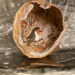 Walnut pendant bird robin