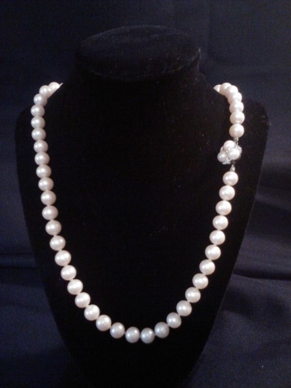 1950's glass pearl necklace - image 2