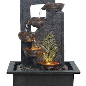 ポリレジン製卓上型 ブラック 4段ディヤとグリーンリーフデザイン 屋内用滝噴水 LEDライトとスピードコントローラー付き 室内装飾用