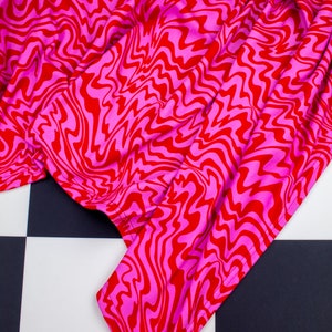 Trippy Blanket - Pink & Red