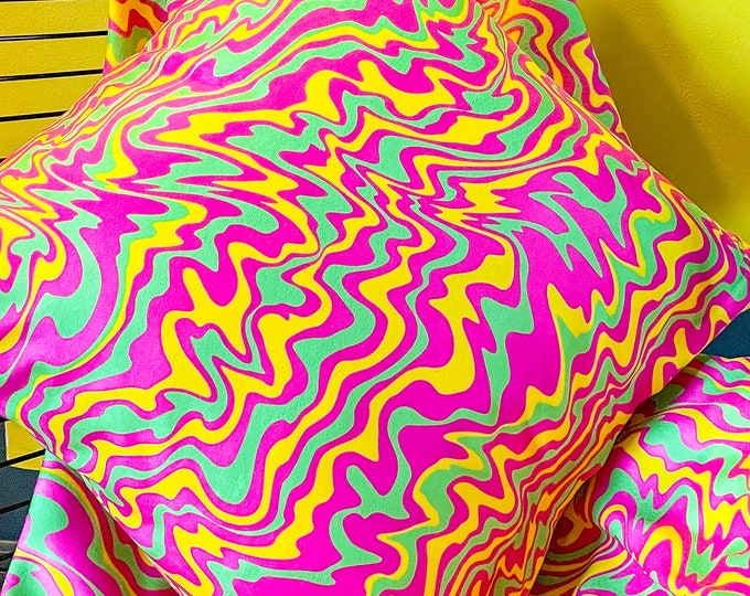 TRIPPY MELT Throw Cushion