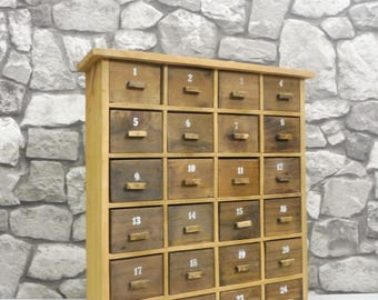 Kleiner Mid-Century-Schrank mit 24 Schubladen, Apothekerschrank, Schmuckkästchen