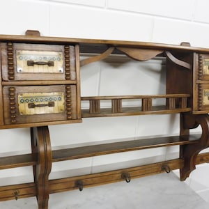 Antiguo perchero de madera estante de pared vintage 1920s