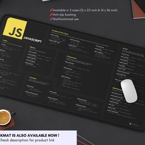 Pode incluir: Um tapete de mesa preto com um logotipo 'JS' amarelo e uma folha de dicas detalhada do c&oacute;digo JavaScript. O tapete est&aacute; dispon&iacute;vel em dois tamanhos: 30,5 x 55,9 cm e 40,6 x 91,4 cm. Tem um suporte antiderrapante e &eacute; multifuncional.