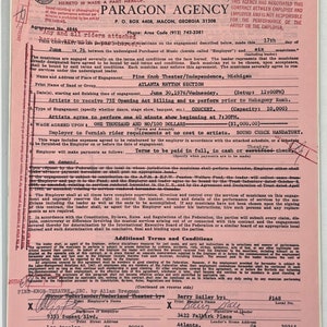 Peut inclure: Un formulaire de contrat rose pour un accord de performance musicale. Le contrat est daté du 30 juin 1976 et concerne l'Atlanta Rhythm Section. Le contrat est conclu entre la Paragon Agency et le Pine Knob Theatre à Independence, Michigan. Le contrat stipule que les musiciens recevront 1 000,00 $ pour la performance.