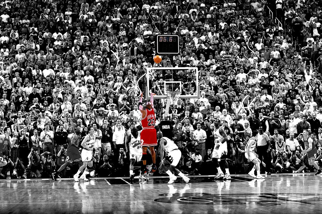 michael jordan last shot black and white