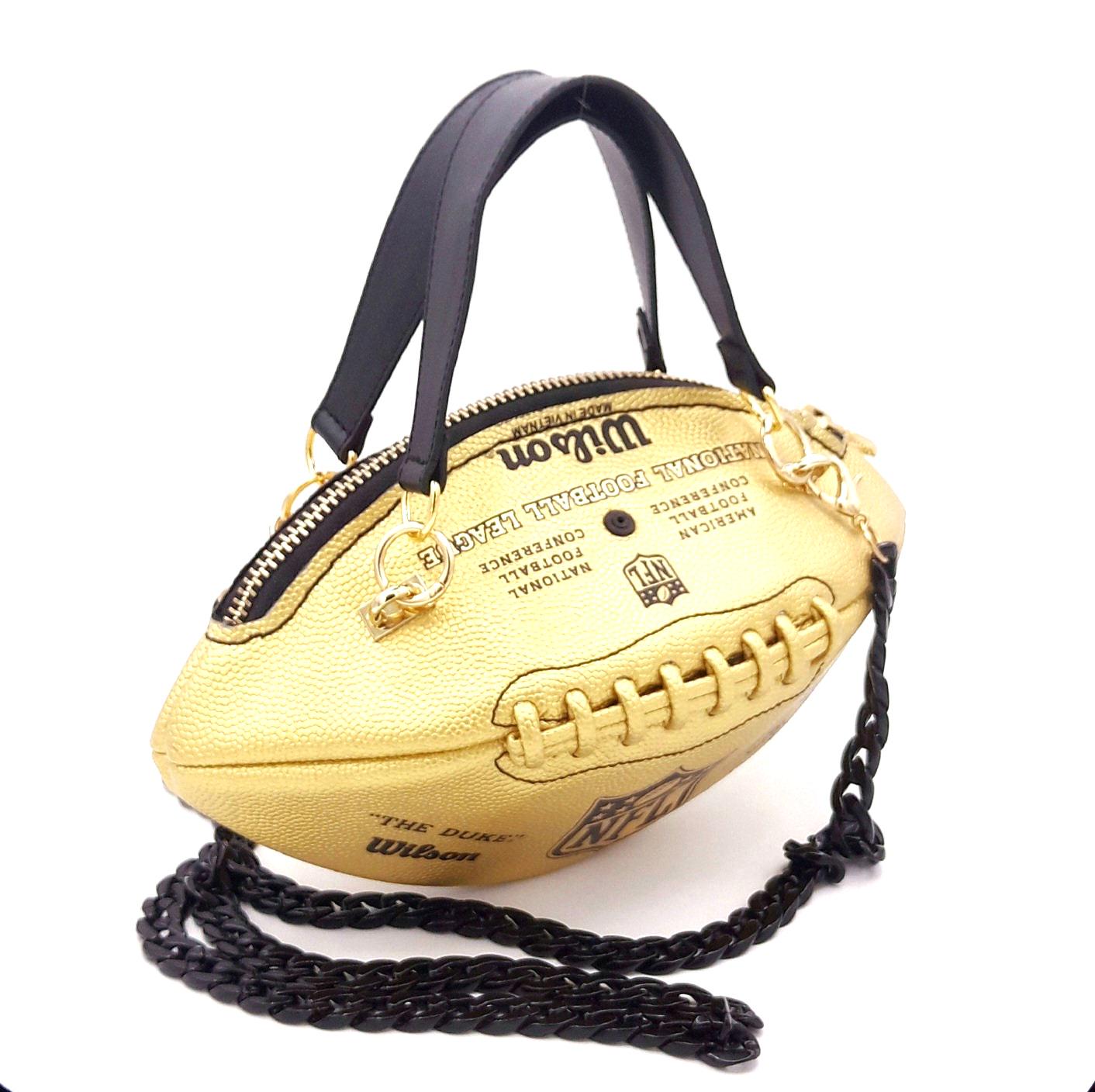 本革ハンドルと黒のチェーンショルダーストラップが付いた NFL