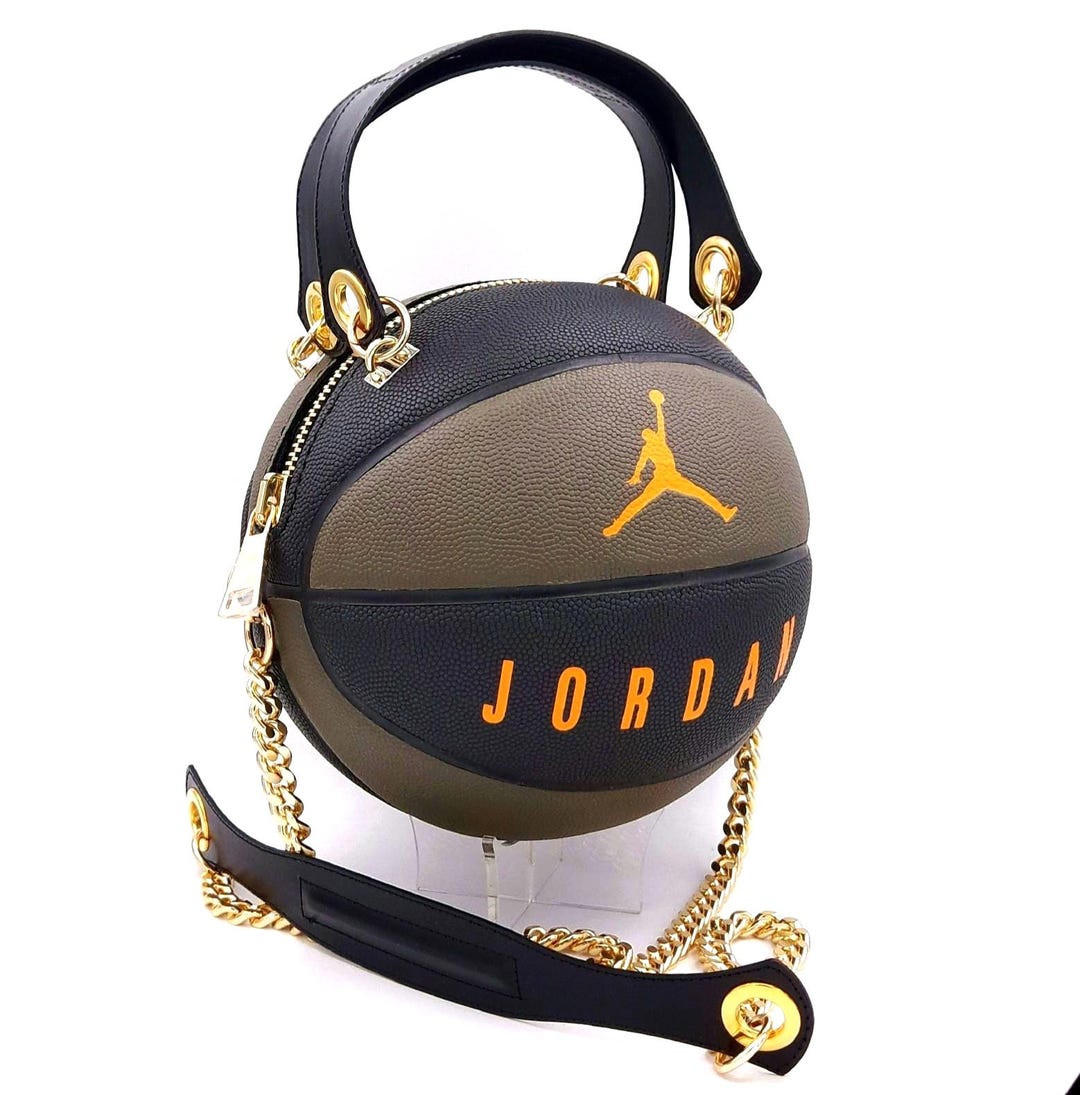 ジョーダン アルティメット バスケットボールバッグ。ブラックと