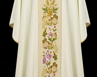 Cream chasuble Vestment