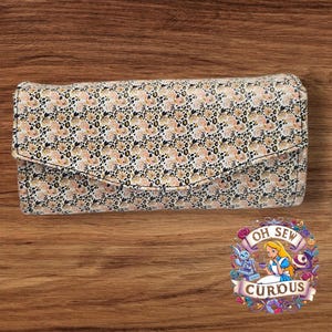 Handmade Leopard Blossom Fabric Wallet: 12 Card Slots & Zipper