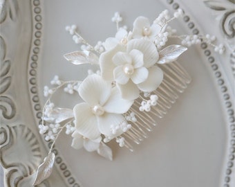 Pezzo per capelli da sposa con fiori in porcellana bianca, pettine per capelli delicato e piccolo, copricapo da sposa con perle, accessori per capelli a foglia, pettine per capelli da damigella d'onore