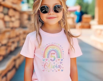 Personlig 5-årsdagströja för småbarnsflicka, regnbågshjärtan, anpassad namntröja, femåring, festoutfit, pastellfärgad akvarell, barnpresent, t-shirt