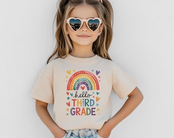 Koszulka „Witaj, trzecia klasa”, tęczowy strój na pierwszy dzień szkoły, uroczy T-shirt z powrotem do szkoły, koszulka dla dziewczyny z trzeciej klasy, strój na dzień zdjęć
