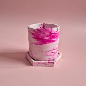 Half terrazzo vivid pink pen pot, marble toothbrush makeup brush holder, desk accessory, unique berry home gift for her, aesthetic room deco Pen pot+tray marble