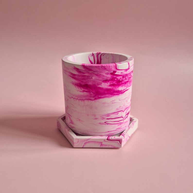 Half terrazzo vivid pink pen pot, marble toothbrush makeup brush holder, desk accessory, unique berry home gift for her, aesthetic room deco Pen pot+tray marble