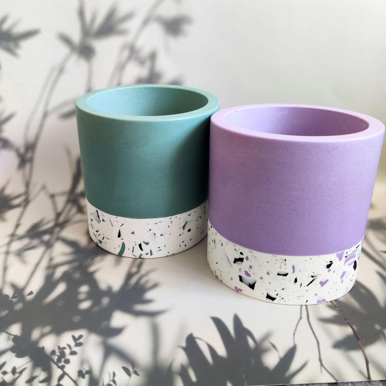 Portalápices de terrazo de media caña color turquesa o morado, soporte para brochas de maquillaje (regalo para ella), organizador de oficina (regalo para él), decoración del hogar con jirones moteados imagen 1