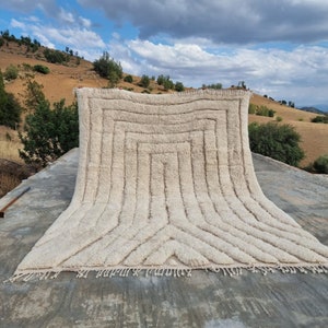 Tapis marocain blanc, tapis maroc blanc, tapis beni ouarain moderne, tapis berbère, tapis blanc cassé, commande sur mesure