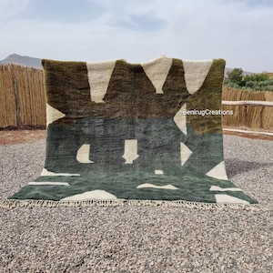 Green Moroccan Rug, emerald green rug , Modern beni ouarain Rug, azilal green rug , green leaf rug, custom made order , berber teppich