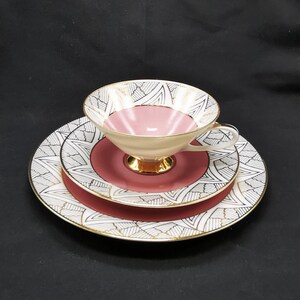Add a Touch of Vintage Elegance to Your Tea and Coffee Rituals with the PMR Bavaria Germany Porcelain Cup Set