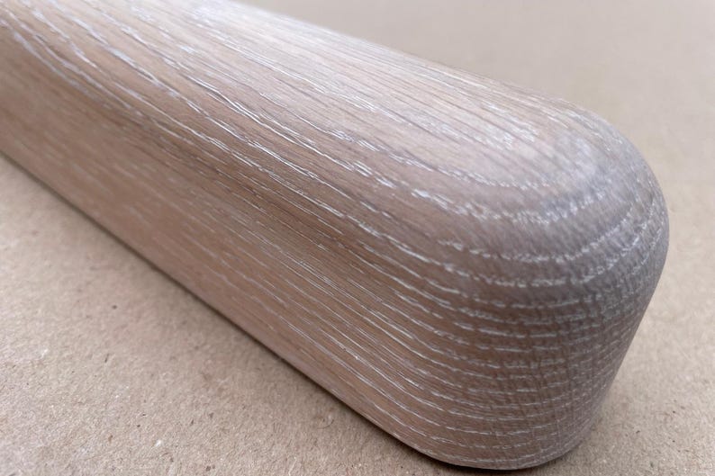 Lámpara de araña lineal de madera de roble, Iluminación de isla de cocina, Lámpara colgante de madera, Lámpara hecha a mano, Lámpara de techo de madera, Lámpara escandinava ARCA imagen 9