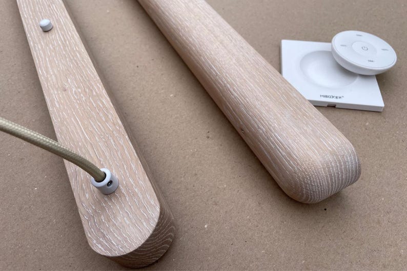 Lámpara de araña lineal de madera de roble, Iluminación de isla de cocina, Lámpara colgante de madera, Lámpara hecha a mano, Lámpara de techo de madera, Lámpara escandinava ARCA white oak