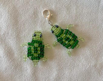 Handgemaakte Schildpad Bedel van Kralen - Sleutelhanger / Tasbedel / Ocean inspiriert Accessoires