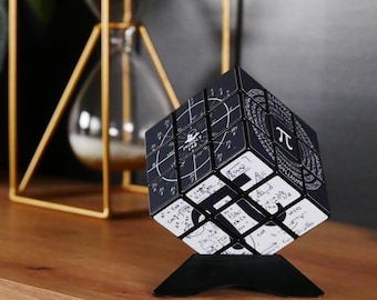 Cubo Pi 3x3 – Rompecabezas matemático geek, decoración científica, regalo original con base (5,7 cm)