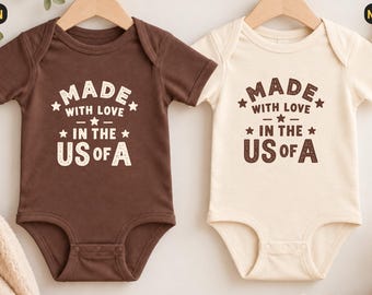 Babybody „Made with Love in the USA“, patriotischer amerikanischer Babybody, Babyoutfit zum 4. Juli, Geschenk zur Geburt (Made in the USA), Geschenk zur Babyparty