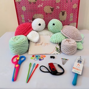 Medium Turtle Crochet Kit: Beginner Amigurumi Project with Chunky Yarn