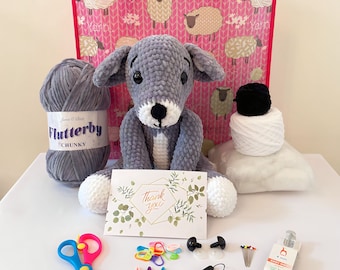 Kit de ganchillo para el perro Domino: Proyecto y patrón de amigurumi para principiantes