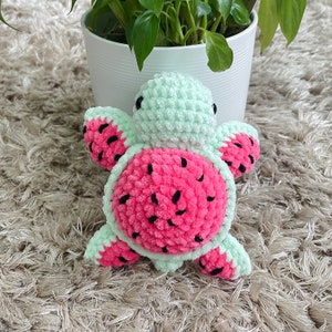 PICCOLA tartaruga all'uncinetto a forma di anguria, grazioso peluche, tartaruga, regalo fatto a mano, tenero animale di peluche, adatto ai principianti, tartaruga amigurumi