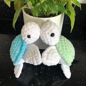 PICCOLA tartaruga all'uncinetto, grazioso peluche, tartaruga all'uncinetto, regalo fatto a mano, tenero animale di peluche, adatto ai principianti, tartaruga amigurumi