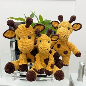 Modelli di giraffa all'uncinetto 3 in 1, Jerry, Geri e Mini Jerry, graziose giraffe di peluche, regalo fatto a mano all'uncinetto, animale coccoloso, adatto ai principianti