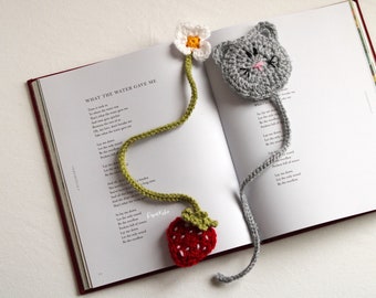 crochet bookmark, strawberry and cat, Set of 2, bookworm gift,handmade, book accessory, book lover present